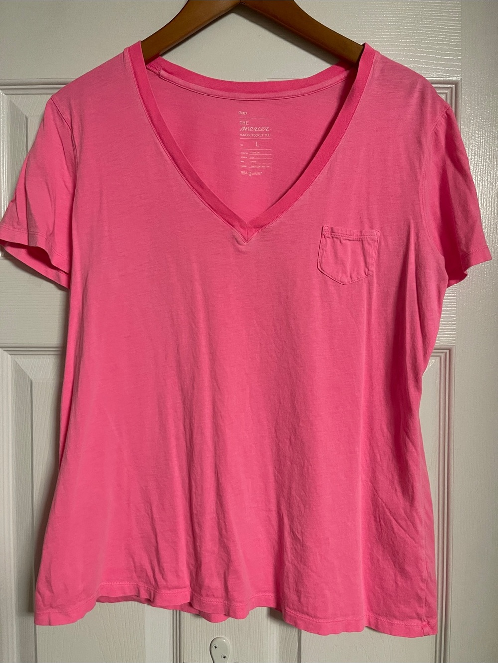 GAP Bright Pink V-Neck Pocket Tee - Women
